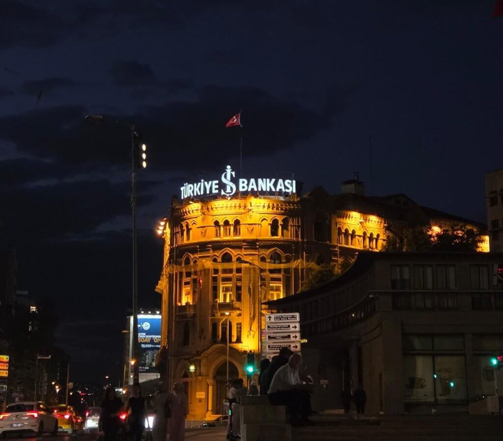 ANKARA’DA GECE